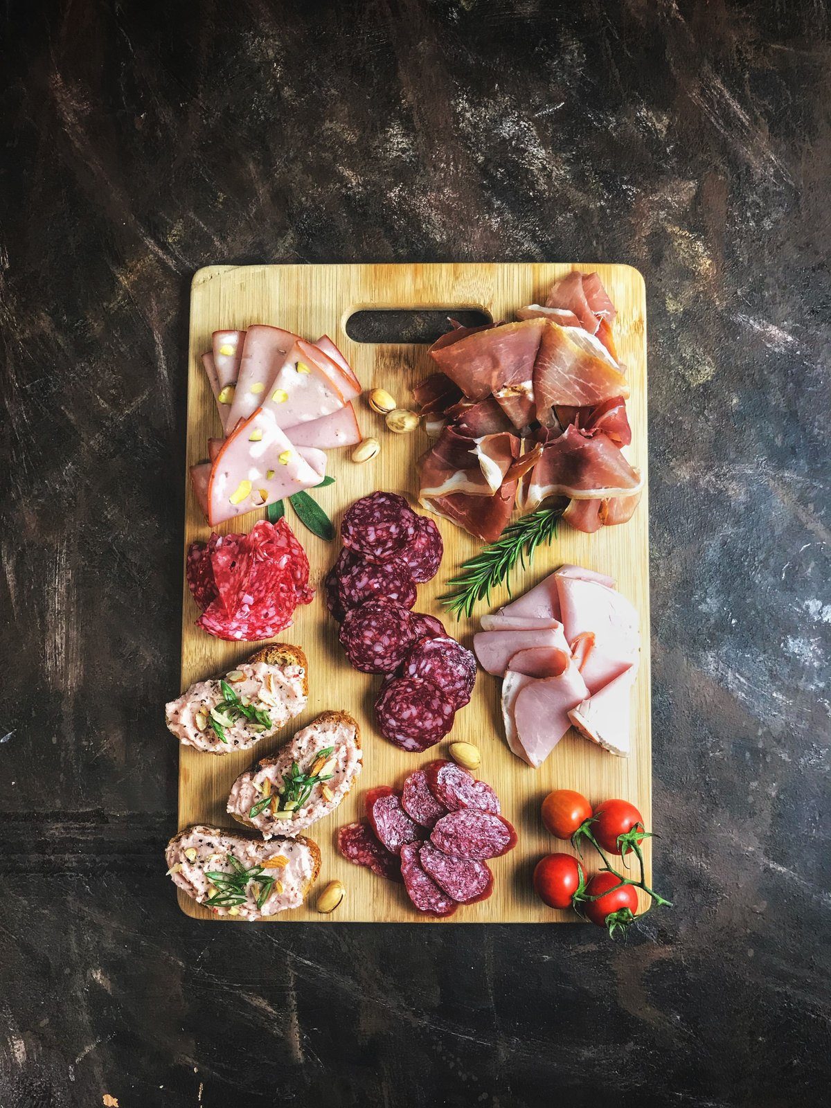 Wurstwaren und verarbeitetes Fleisch, eine wichtige Quelle für verstecktes Salz