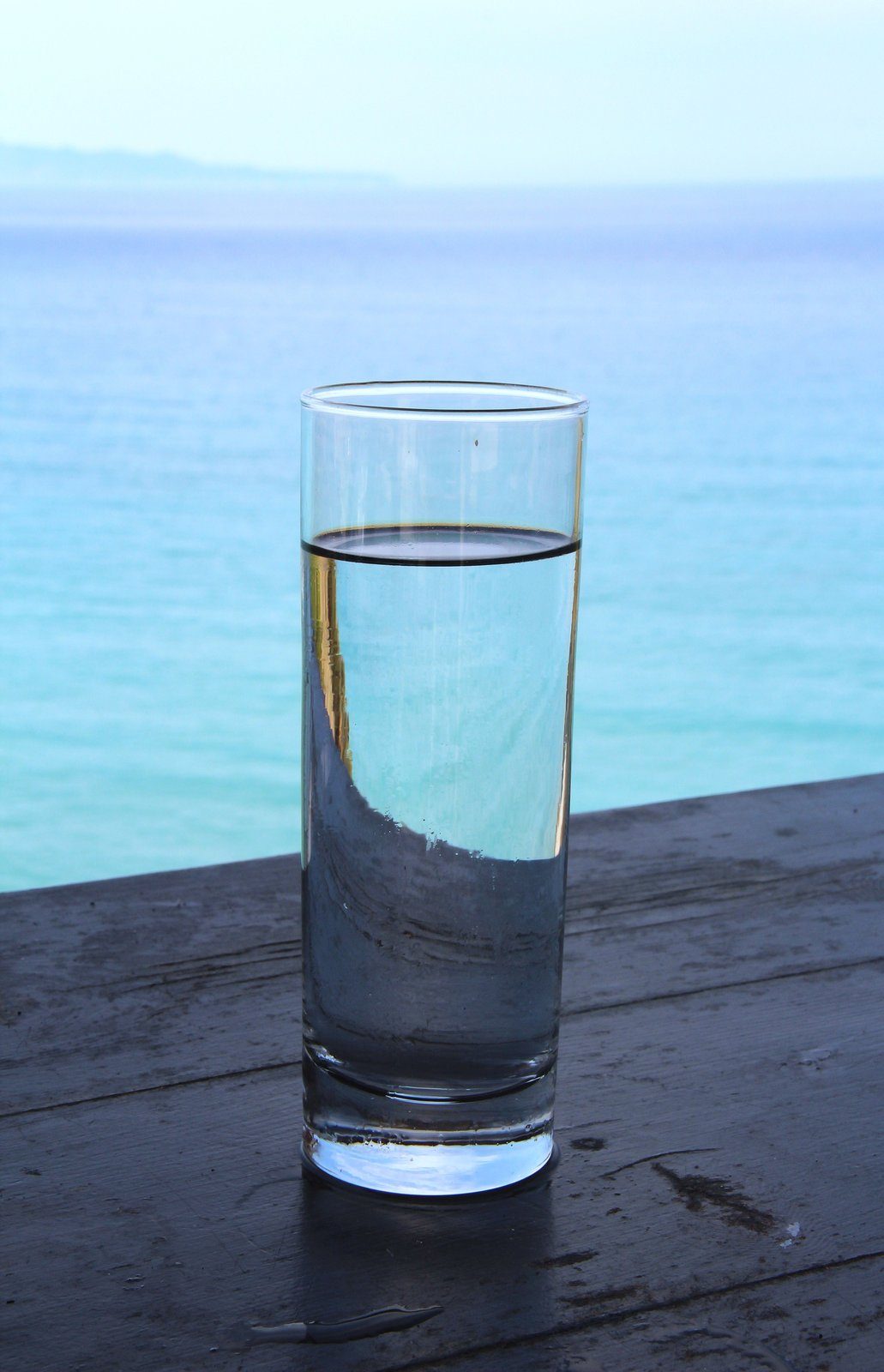 A clear glass of water, the simplest replacement for a daily sugar-sweetened drink