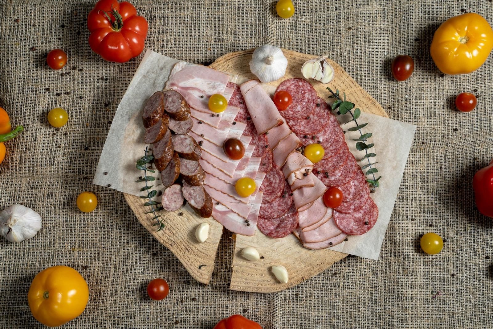Embutidos y fiambres, ejemplo de alimentos procesados que concentran la sal invisible de la dieta
