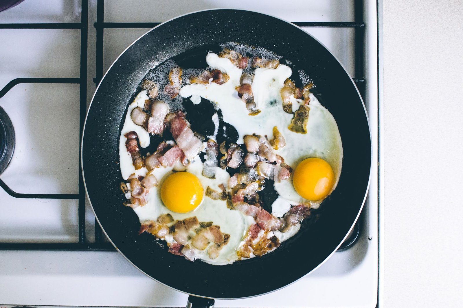 Huevos, uno de los alimentos que el Ministerio de Sanidad desmiente como problema en su lista de falsos mitos