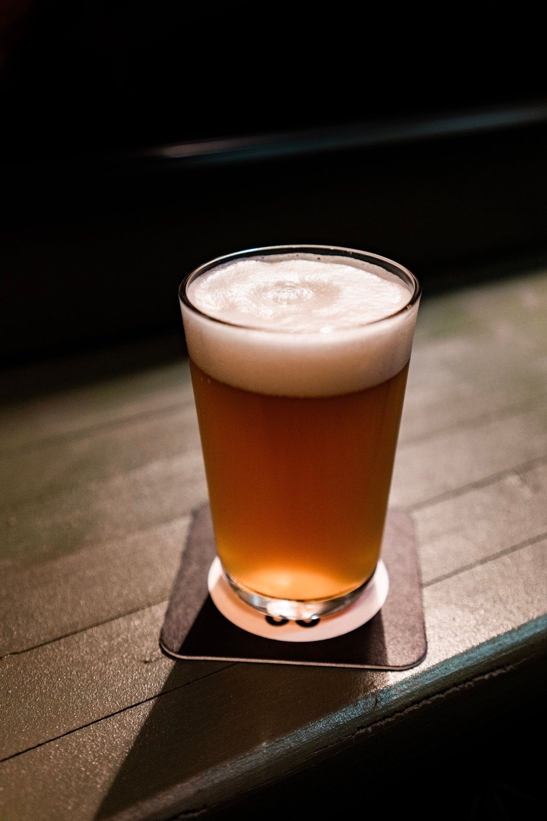 Un verre de bière, un rappel que l'alcool perturbe la capacité du corps à réguler sa température par forte chaleur