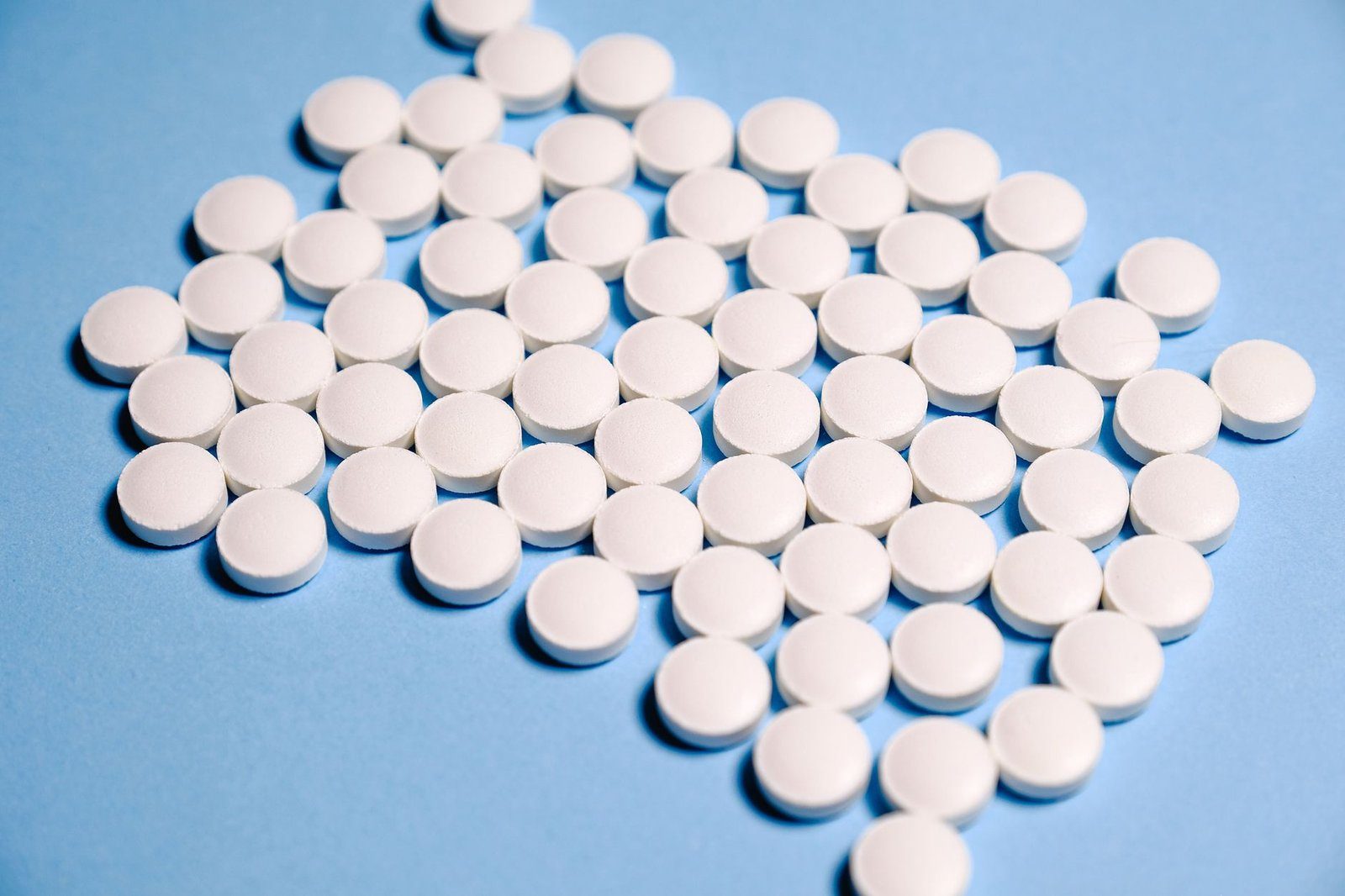 漢方薬の錠剤。保険適用の漢方薬の70%以上に甘草が含まれる