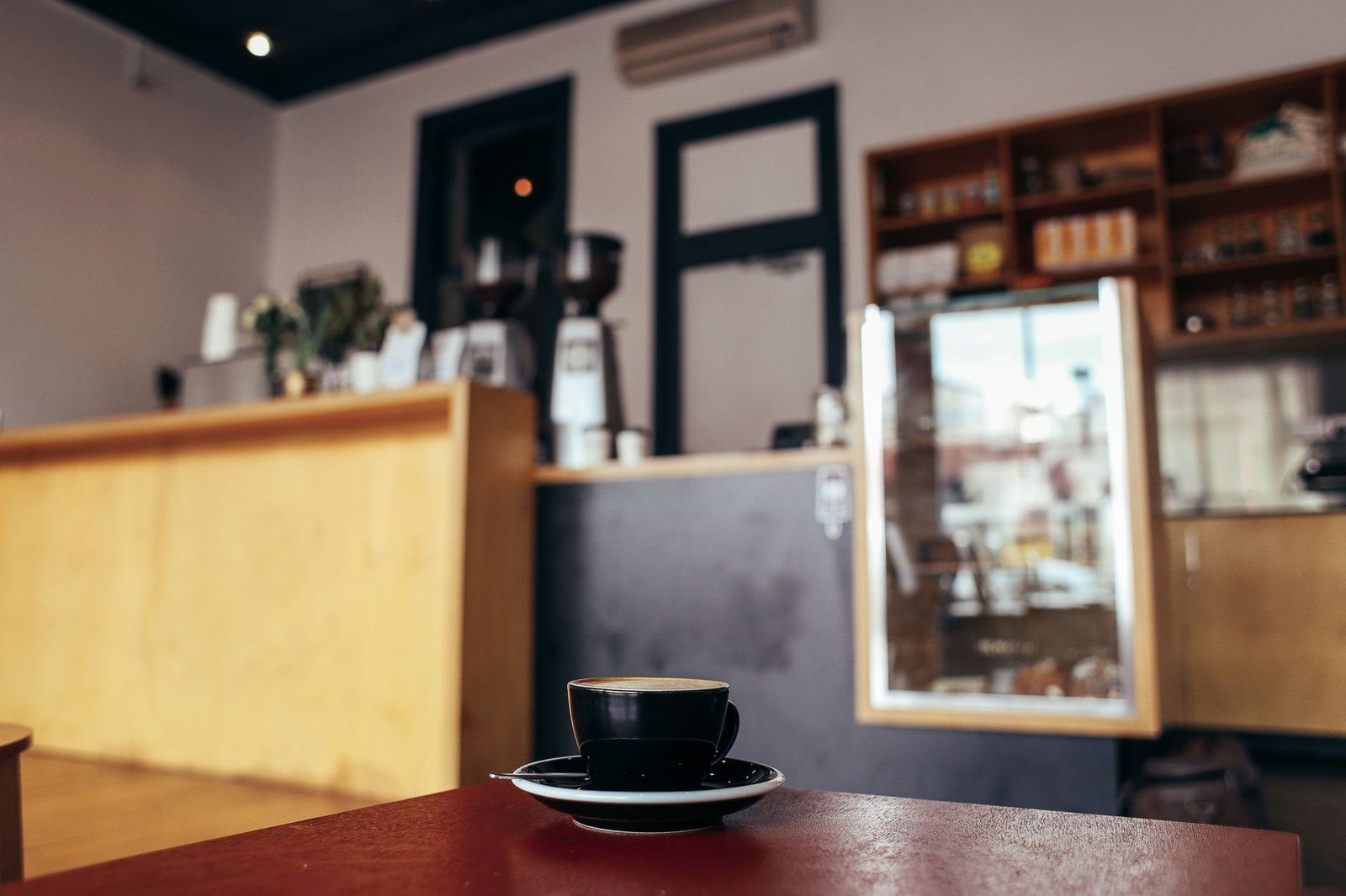 Koffie en thee bevatten polyfenolen, maar hoeven volgens het Voedingscentrum niet geschrapt te worden